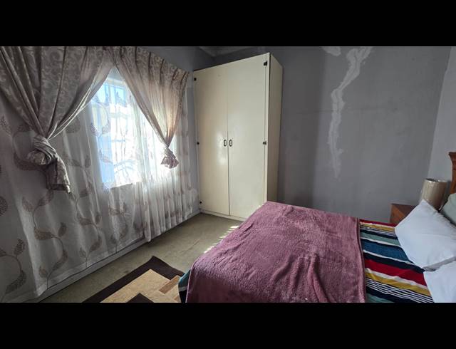 3 BEDROOM FREEHOLD FOR SALE IN REGENTS PARK